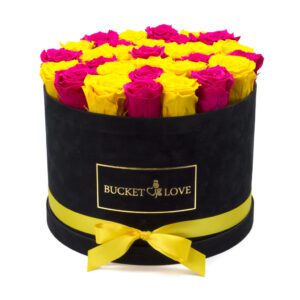 CUTIE_30_GLAMOUR_Bucket-of-Love_preserved-roses_240-EUR