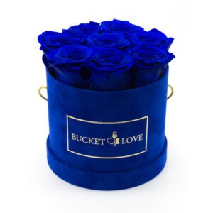 DEEP-WATERS_16_GLAMOUR_Bucket-of-Love_preserved-roses_130-EUR