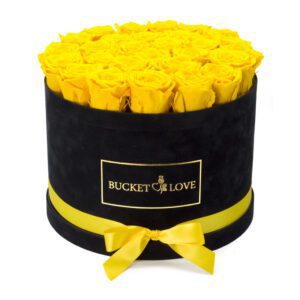 DIAMONDS_30_GLAMOUR_Bucket-von-Love_preserved-roses_240-EUR