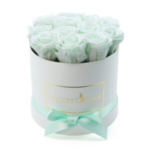 UNCHAINED-MELODY_16_ELEGANT_Bucket-of-Love_eternity-roses_120-EUR