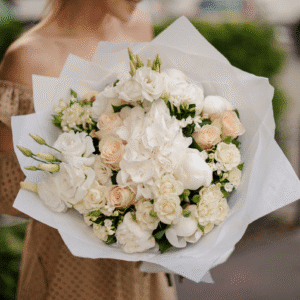 Weißer Blumenstrauß nach Wahl des Floristen
