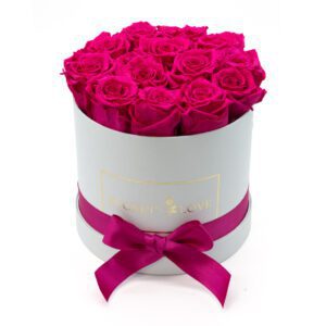 YOUNG-AT-HEART_16_ELEGANT_Bucket-of-Love_eternity-roses_120-EUR