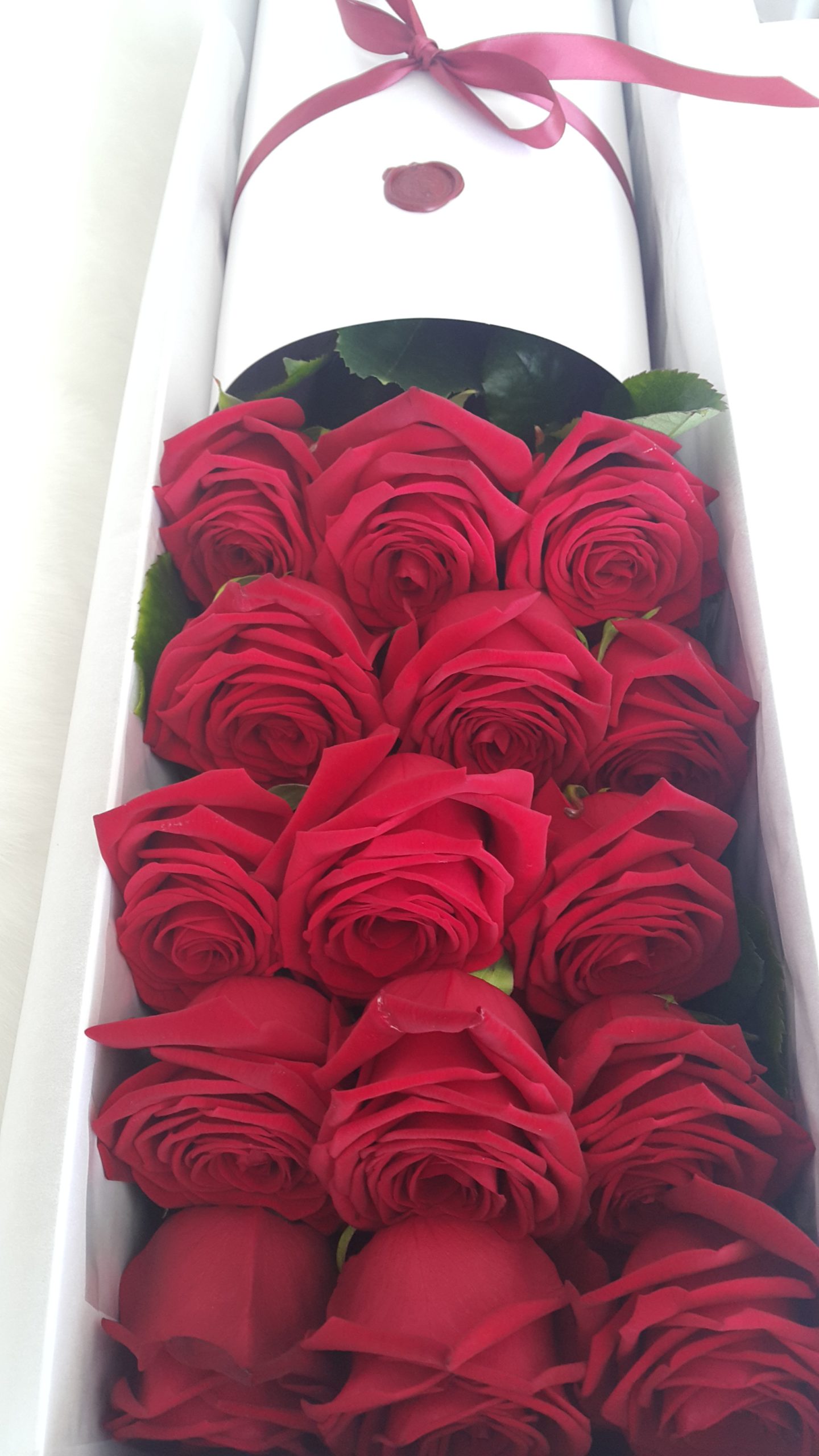 Elegant sophistication (fresh roses) – image 4