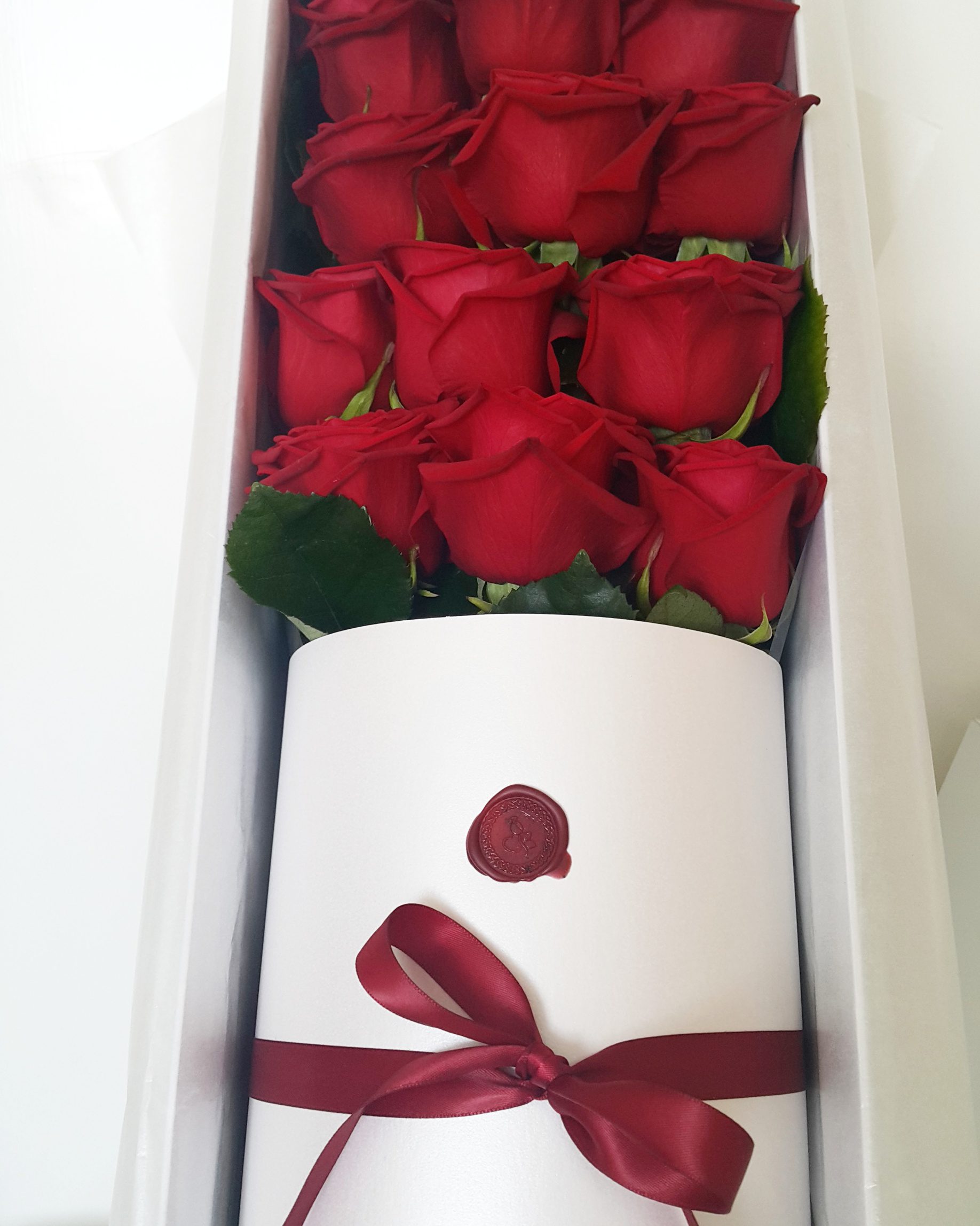 Elegant sophistication (fresh roses) – image 3